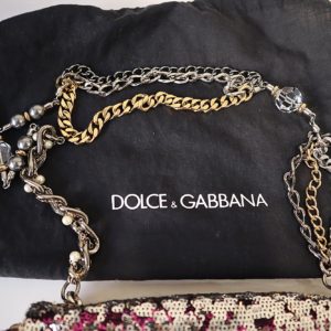 Сумочка Dolce &Gabbana, в идеальном состоянии, выгуливалась пару раз, оригинал, в комплекте пыльник, оригинал, размер 22/12, наша цена 38 т.р