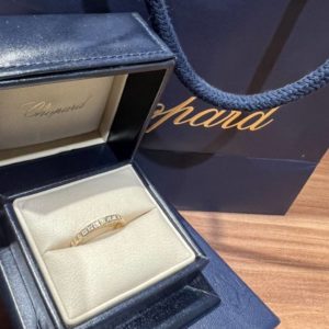 Продается новое золотое кольцо Chopard