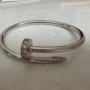 Золотой браслет Cartier Juste in Clou с бриллиантами в состоянии нового