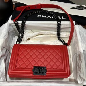 Сумка Chanel Boy в состоянии новой