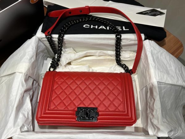 Сумка Chanel Boy в состоянии новой