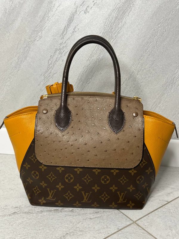 Продается сумка Louis Vuitton Majestuex ящерица и страус в идеальном состоянии