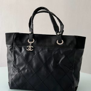 Сумка Chanel Black Canvas Biarritz Tote в отличном состоянии