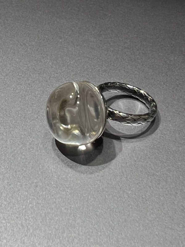 Cеребряное кольцо Bottega Veneta 925 пробы в отличном состоянии, надевалось пару раз, размер 17,7, оригинал, без комплекта, наша цена 36 т.р