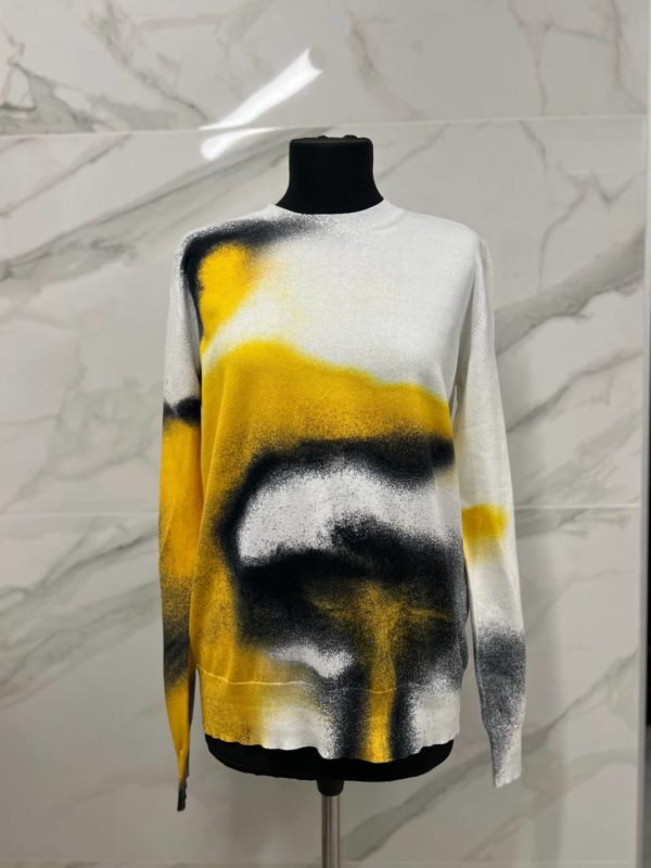 Продается свитер Alexander McQueen в отличном состоянии