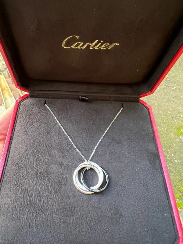 Продается золотая подвеска Cartier Trinity