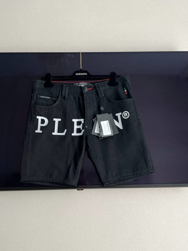 Новые шорты Philipр Plein с вышивкой