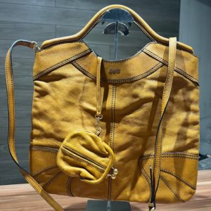 Кожаная сумка Dolce&Gabbana в очень хорошем состоянии
