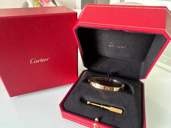 Продается золотой браслет Cartier Love в идеальном состоянии