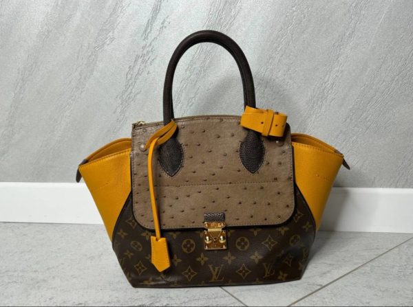 Продается сумка Louis Vuitton Majestuex ящерица и страус в идеальном состоянии,