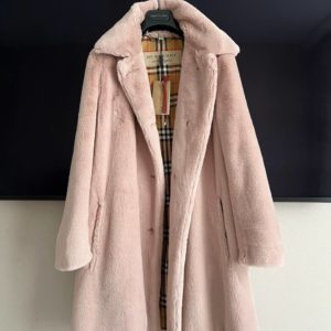 Продается новая шуба Burberry из экомеха