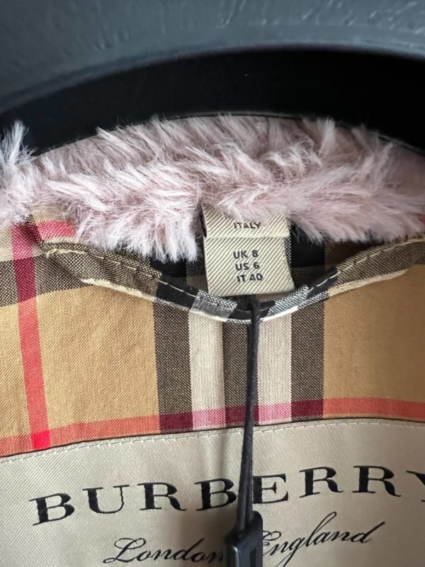 Продается новая шуба Burberry из экомеха