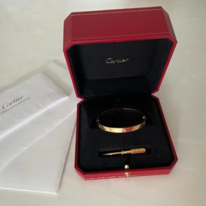 Продается золотой браслет Cartier Love в отличном состоянии