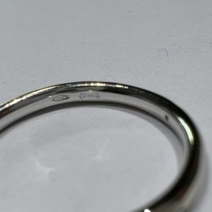 Продается новое золотое кольцо Pоmellato 750 пробы с бриллиантом