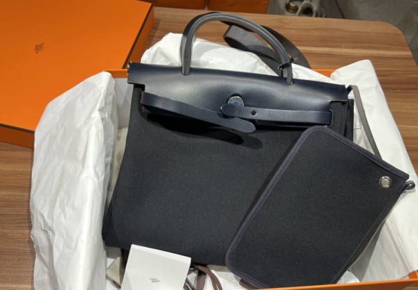 Продается сумка Hermes Herbag 31 в отличном состоянии