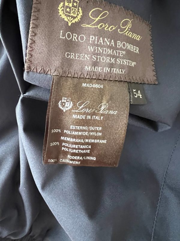 Продается новый двусторонний бомбер Loro Piana