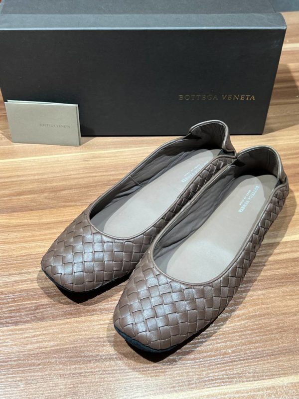 Новые тапочки Bottega Veneta