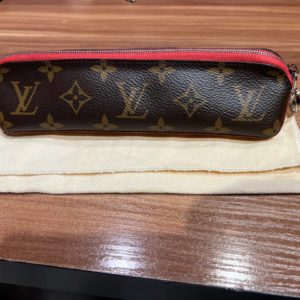 Косметичка Louis Vuitton в отличном состоянии