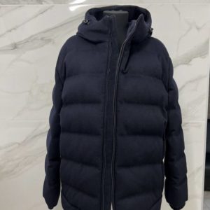 Продается абсолютно новый пуховик Loro Piana из кашемира с капюшоном