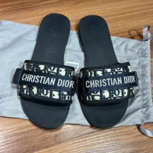 Шлепки Christian Dior в очень хорошем состоянии