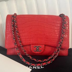 Сумка Chanel 2.55 из кроко , большой размер (33/22) , в очень хорошем состоянии,