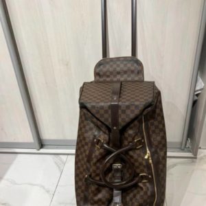 Сумка Louis Vuitton на колесиках