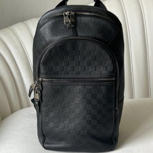 Рюкзак Louis Vuitton в хорошем состоянии