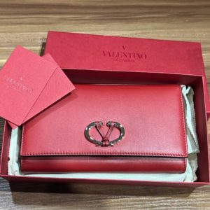 Новый кошелек Valentino