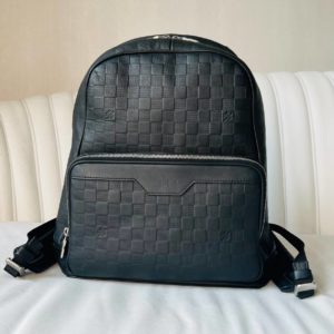 Продается кожаный рюкзак Louis Vuitton Campus в очень хорошем состоянии