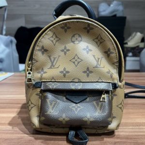 Продается рюкзак Louis Vuitton mini в очень хорошем состоянии
