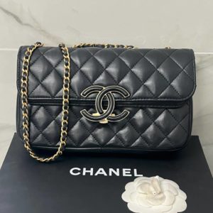 Сумка Chanel Double Flap в очень хорошем состоянии