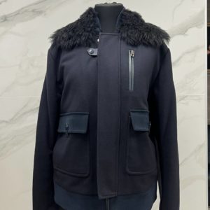 Продается новая куртка Dolce&Gabbana из кашемира с натуральным мехом