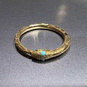 Золотое кольцо Gucci Snake в состоянии нового