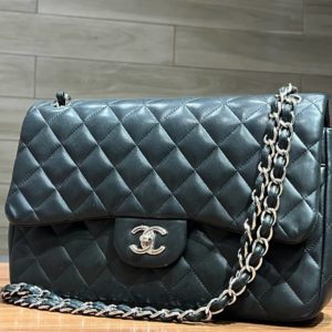 Сумка Chanel 2.55 Double Flap в очень хорошем состоянии