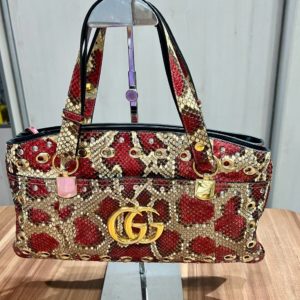 Продается сумка Gucci из питона в отличном состоянии