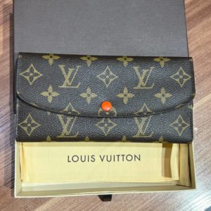 Продается новый кошелек PF Emilie Monogram Piment