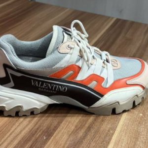 Продаются кроссовки Valentino в отличном состоянии
