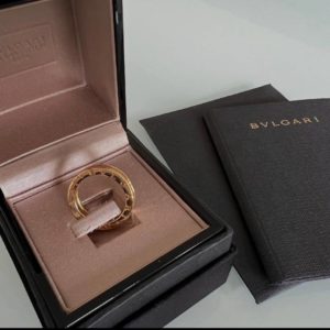Золотое кольцо Bvlgari B.Zero 1 в отличном состоянии