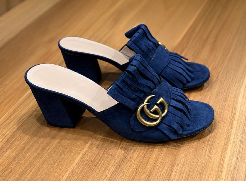 Продаются замшевые мюли Gucci в состоянии новых
