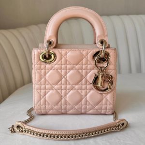 Продается Сумка кросс-боди Christian Dior mini из натуральной кожи нежного розового цвета