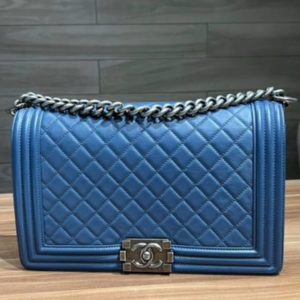 Продается сумка Chanel Boy в идеальном состоянии,