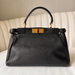 Сумка Fendi Peekaboo в идеальном состоянии,