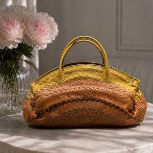 Продается сумка Bottega Veneta в отличном состоянии